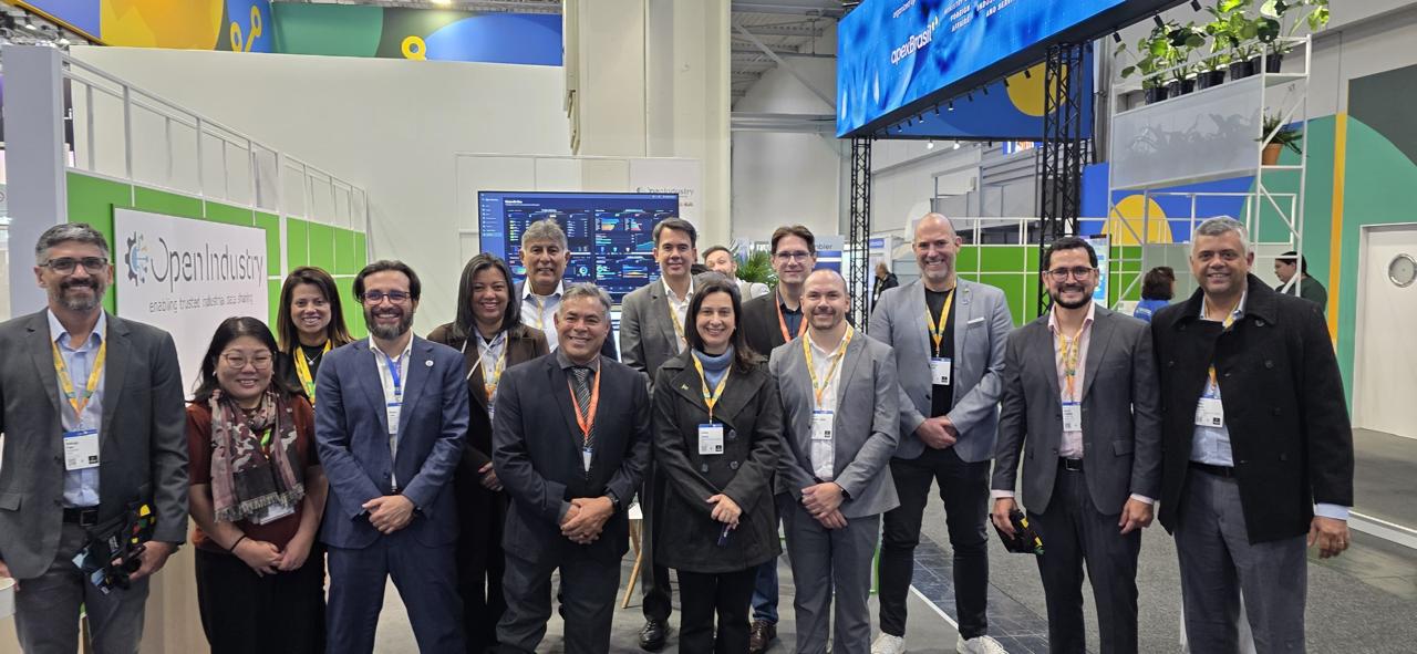 Equipe e lideranças do Open Industry na Hannover Messe 2026